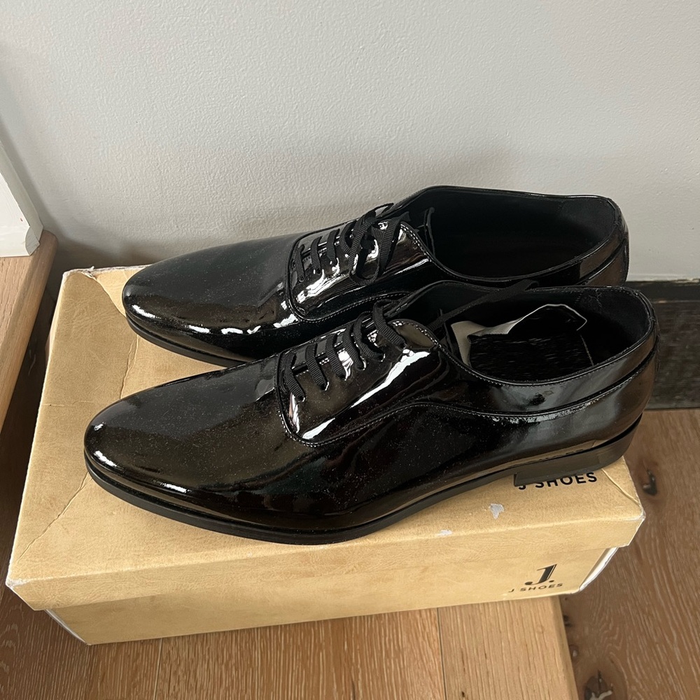 J.Shoes Classic Black Patent Lace-Up Derby Shoes, size 9 1/2